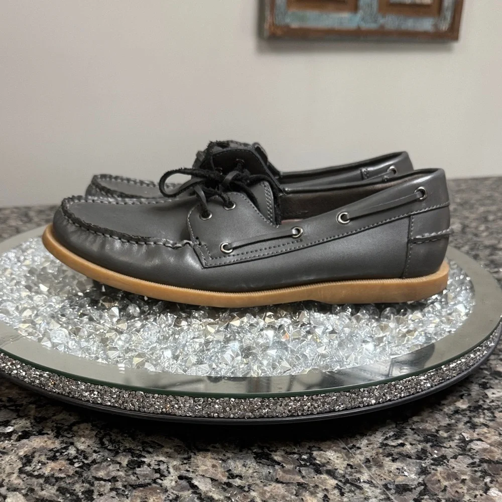 BED|STU Gray Leather Boat Shoes with Gum Sole EUC 9.5